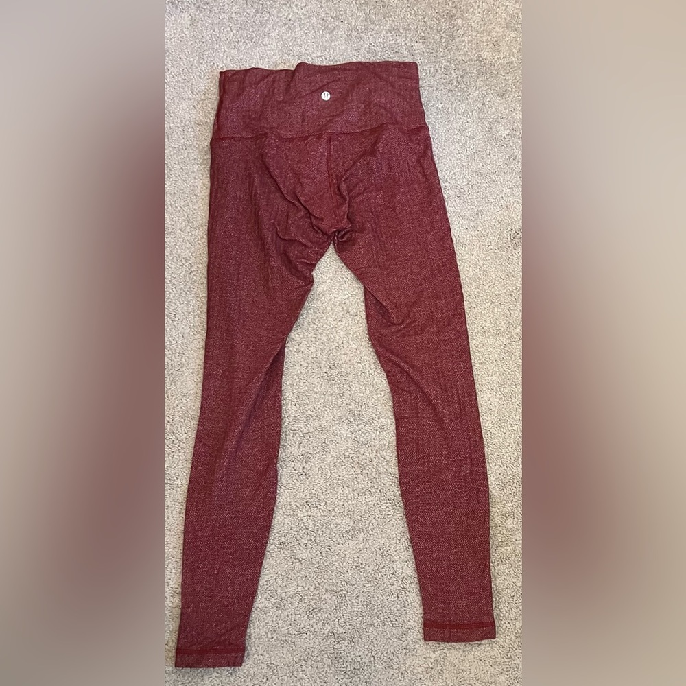 Lululemon under wunder chevron size 6 leggings